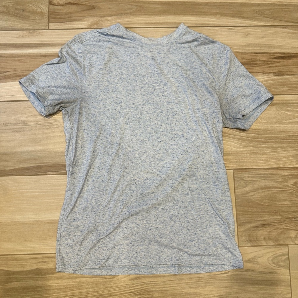 Discontinued Calibrate Light Blue T-Shirt Size Medium